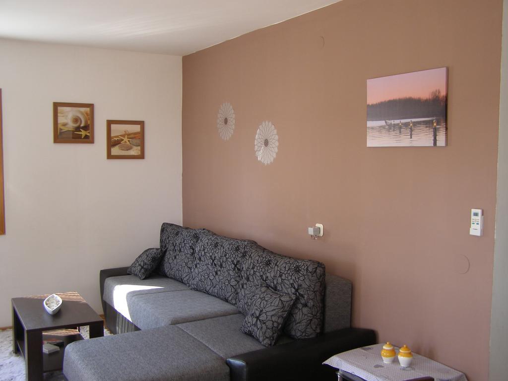 Terra Rossa Appartement Loborika Buitenkant foto