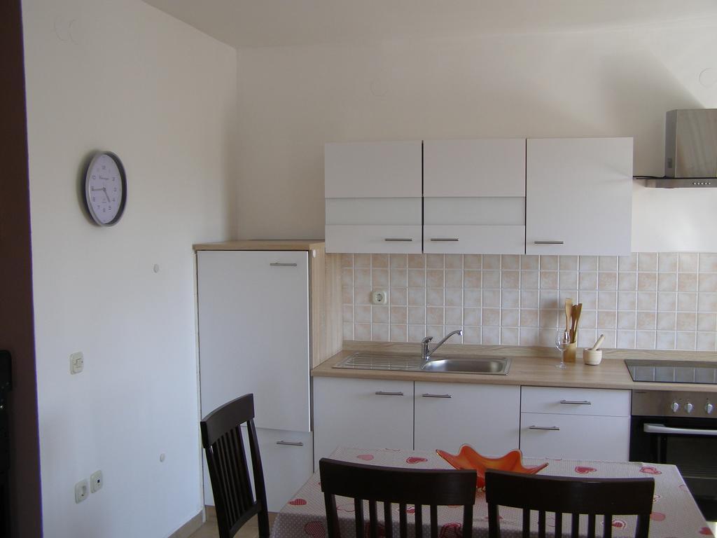 Terra Rossa Appartement Loborika Buitenkant foto
